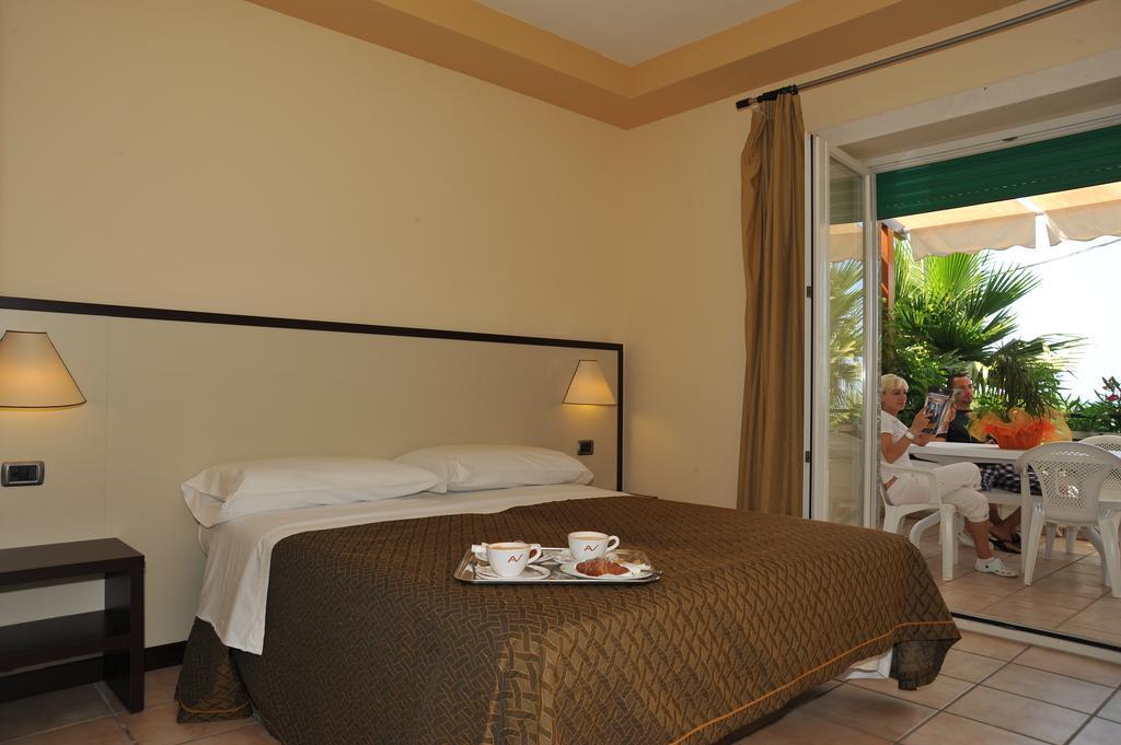 Cala Saracena Resort Torre Vado Room photo