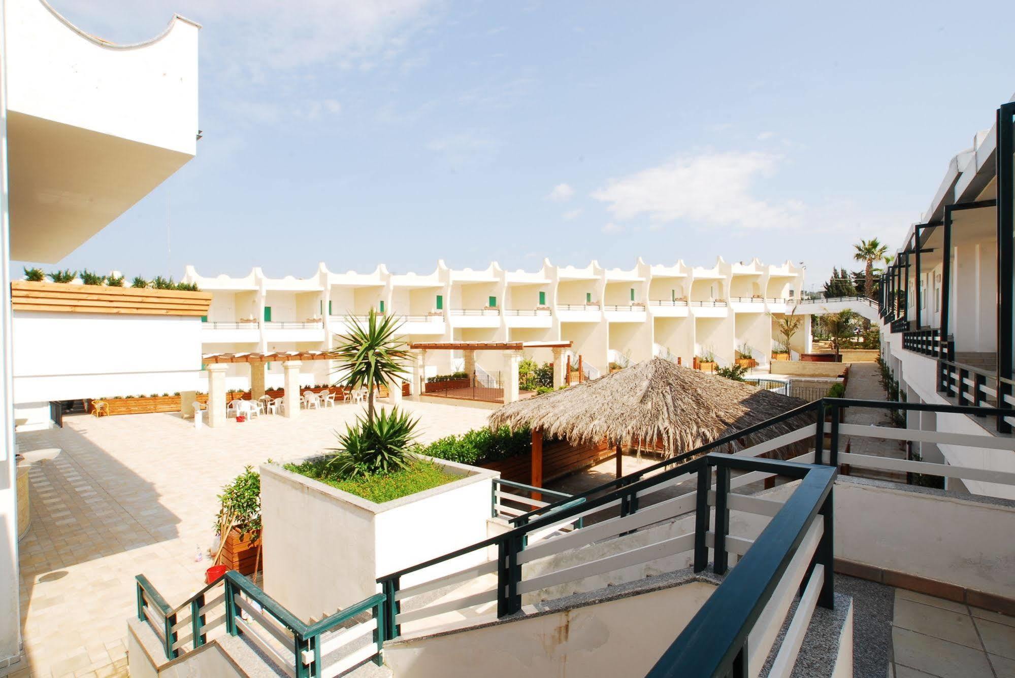 Cala Saracena Resort Torre Vado Exterior photo